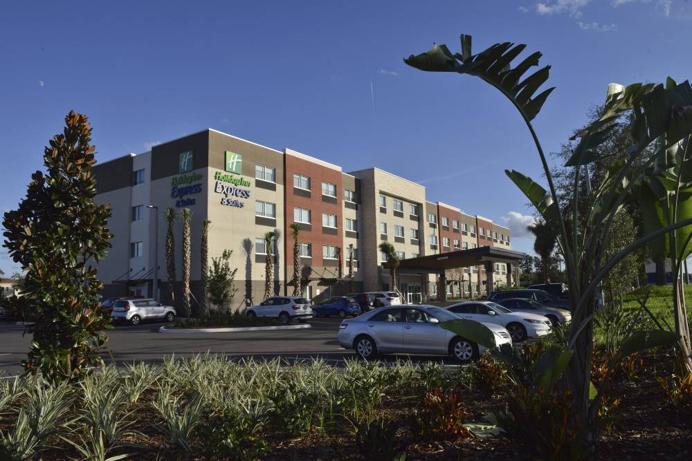 Holiday Inn Exp Stes Lake Nona 7
