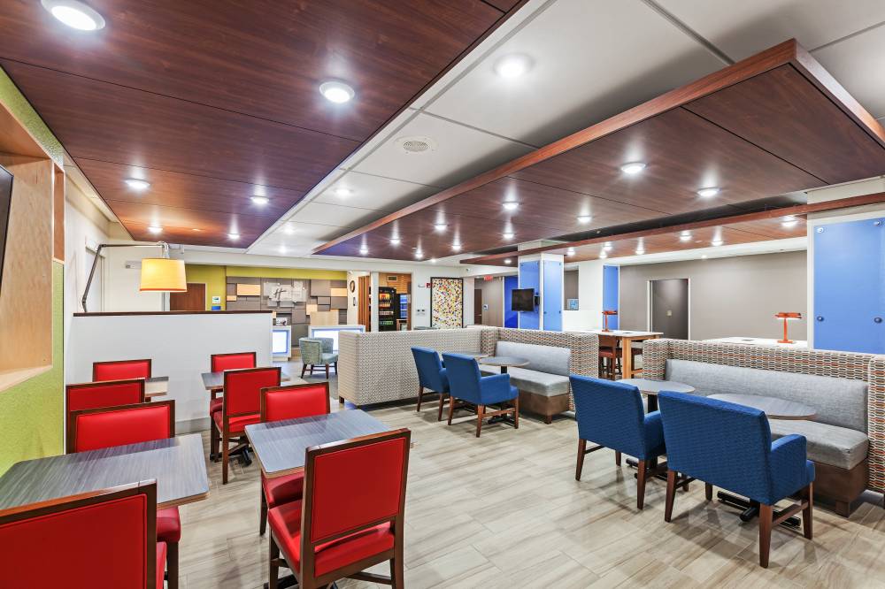 Holiday Inn Exp Stes Lewisvill 9