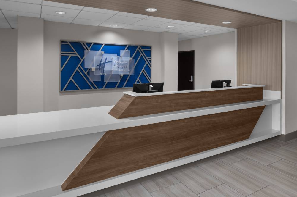 Holiday Inn Exp Stes Midland 3