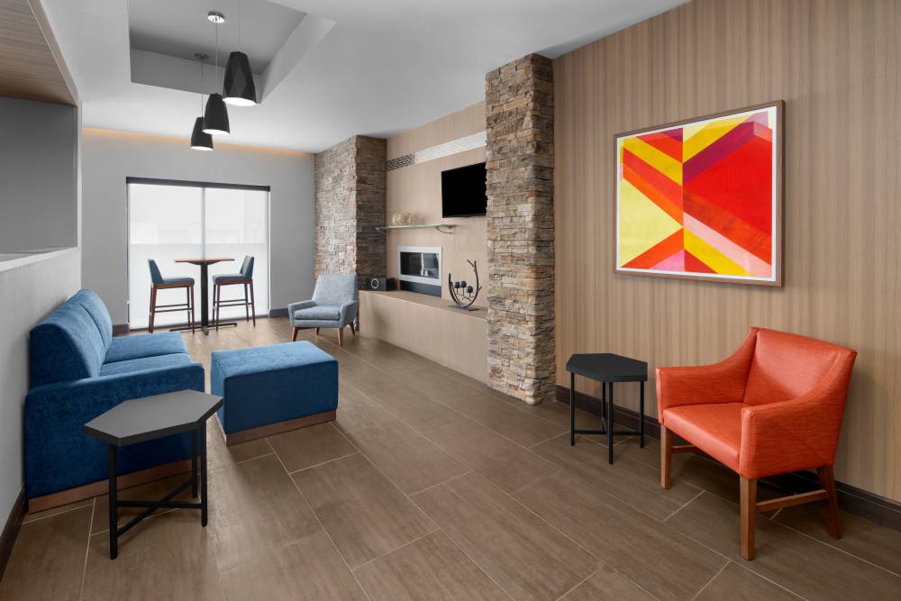Holiday Inn Exp Stes Midland So 7