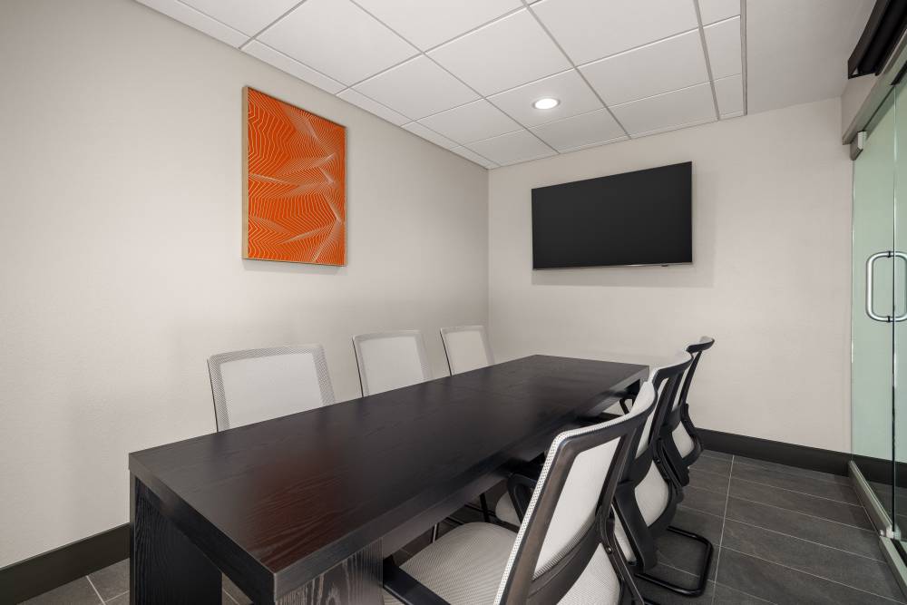 Holiday Inn Exp Stes Midtown By Ihg 7