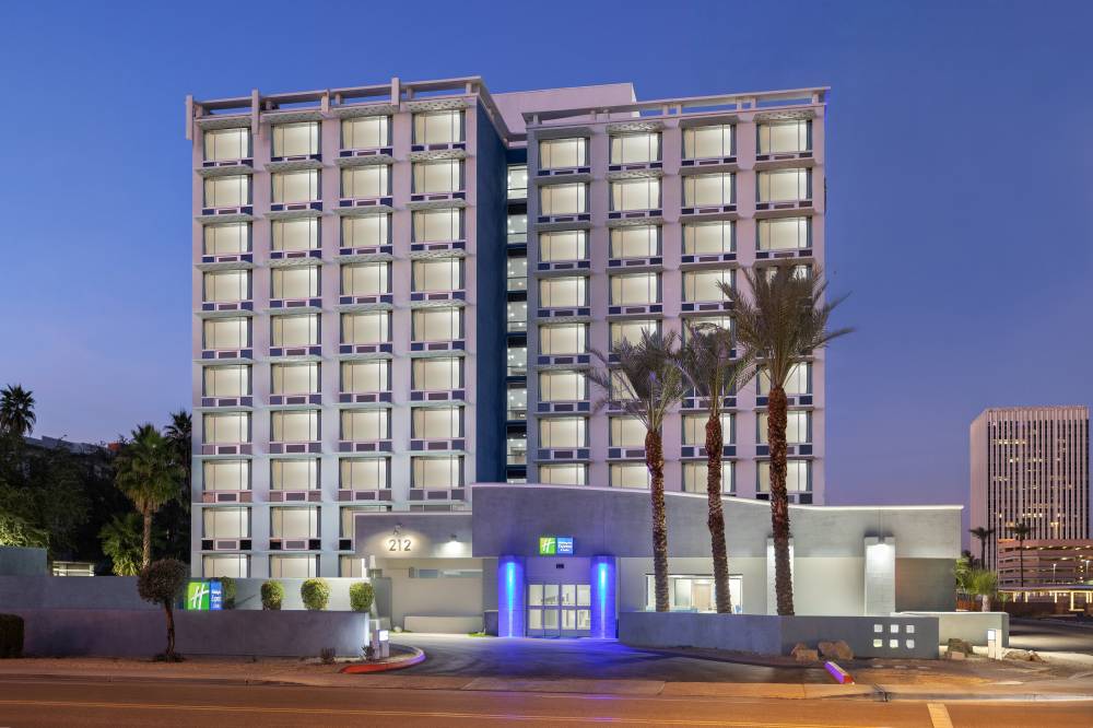 Holiday Inn Exp Stes Midtown By Ihg 4