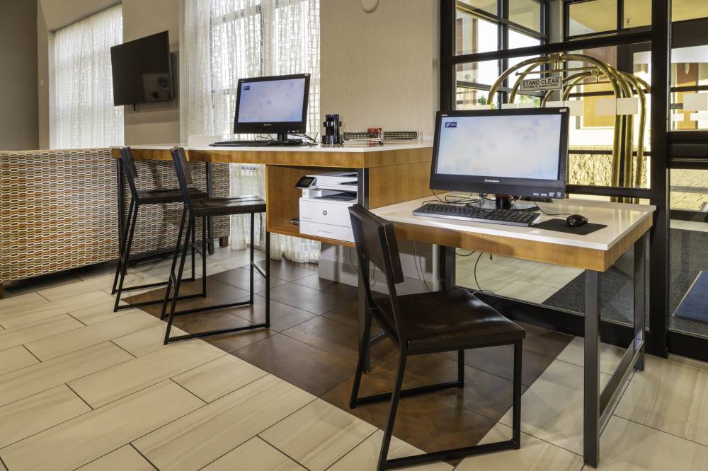 Holiday Inn Exp Stes Pasco By Ihg 8