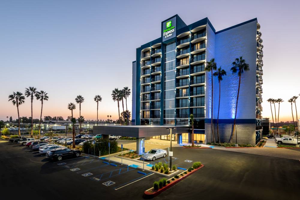 Holiday Inn Exp Stes Santa Ana 9