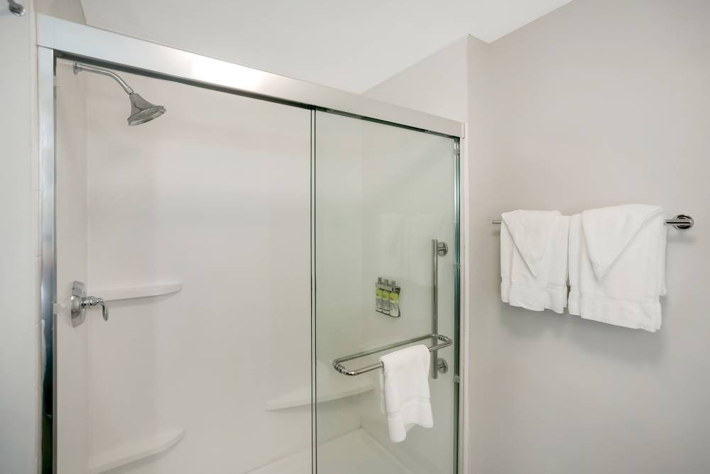 Holiday Inn Exp Stes South Bartram Prk 3