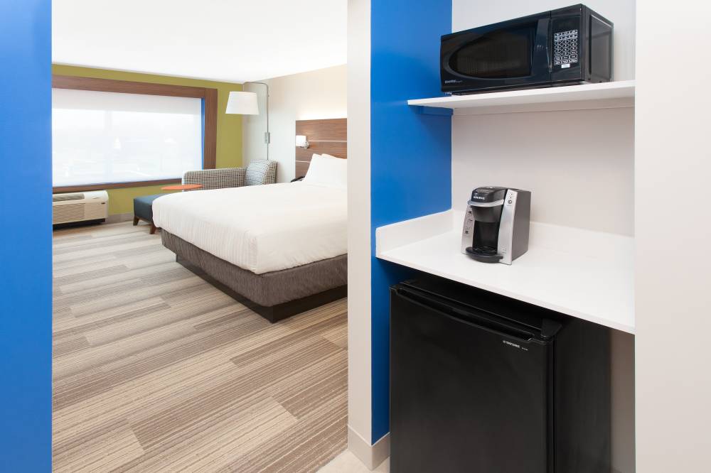 Holiday Inn Exp Stes Sterling Heights 6