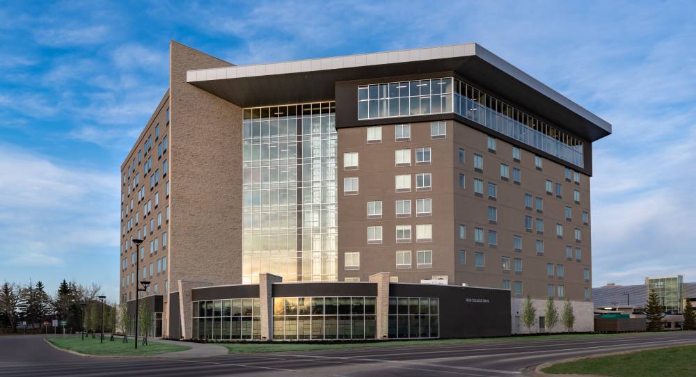 Holiday Inn Exp Stes University 7