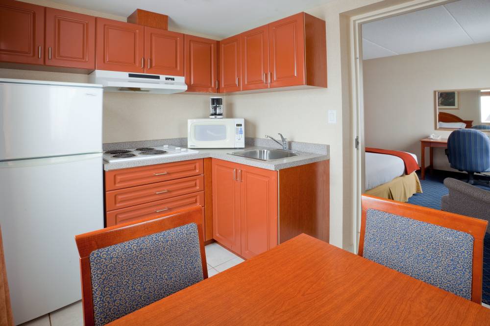 Holiday Inn Express And Suites 1
