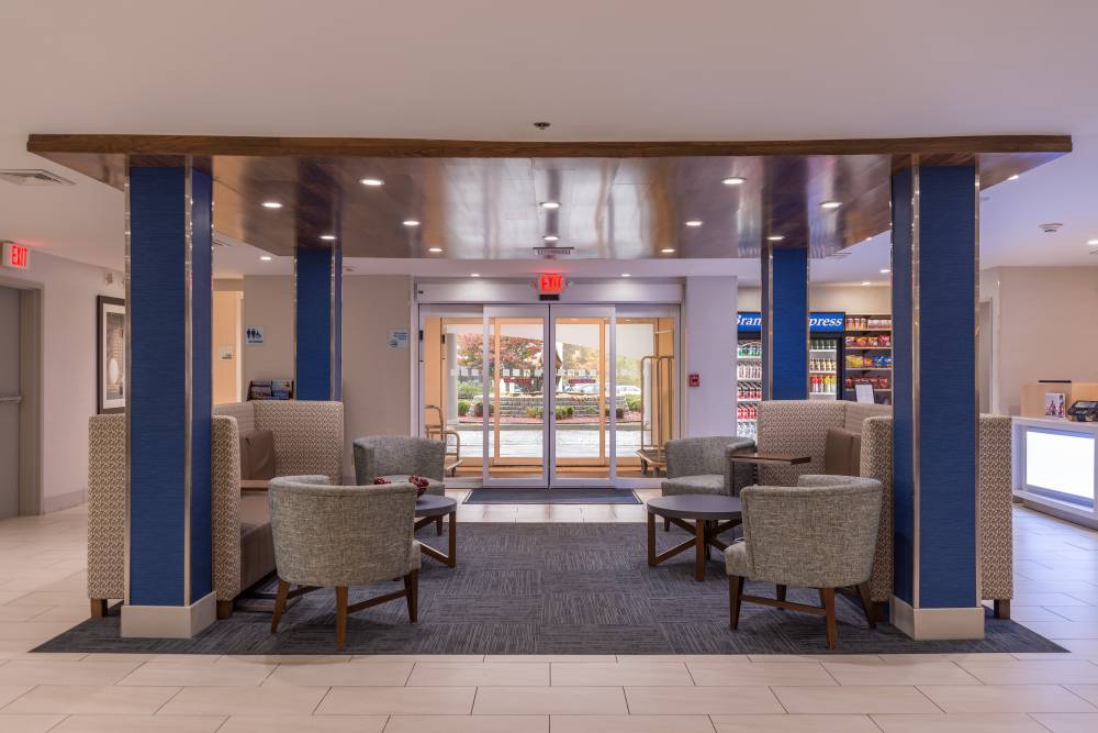 Holiday Inn Express Branford 10