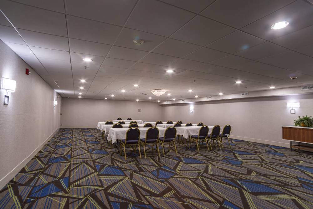 Holiday Inn Express Branford 6