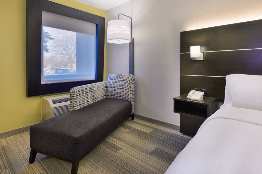 Holiday Inn Express 5