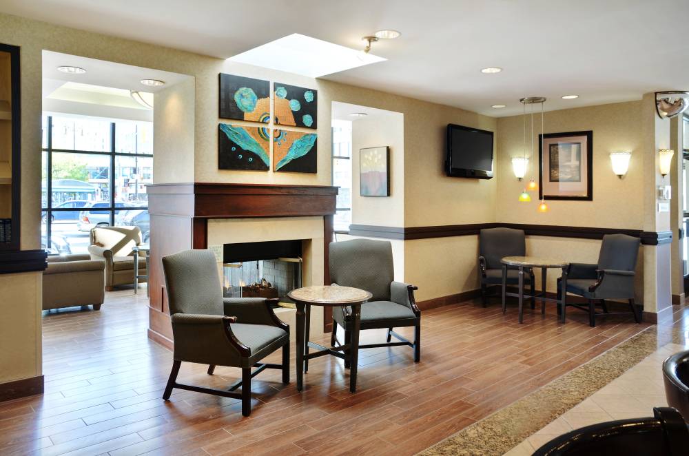 Holiday Inn Htl Stes Winnipeg 9