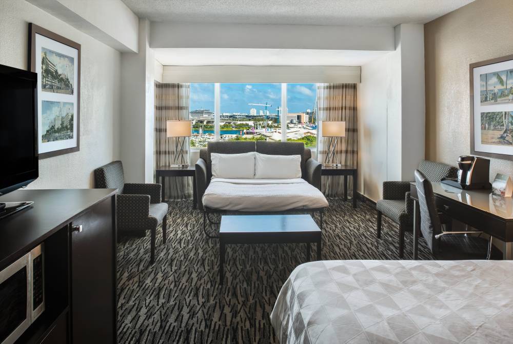 Holiday Inn Port Of Miami Dtwn 4
