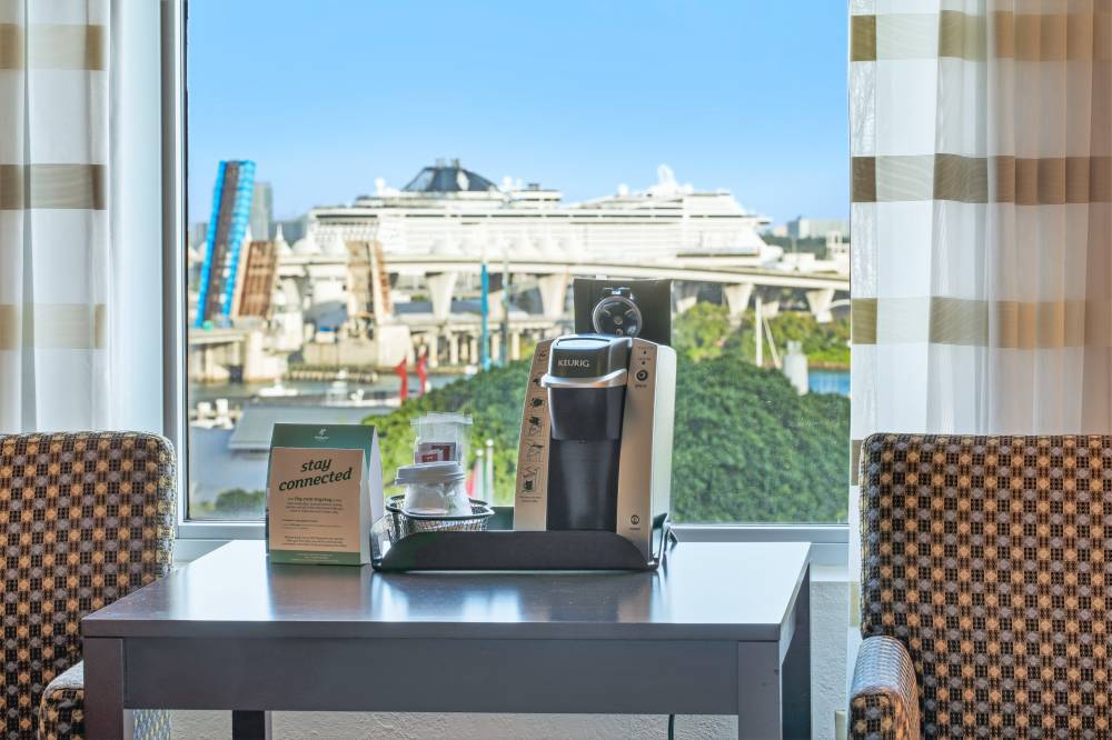 Holiday Inn Port Of Miami Dtwn 2
