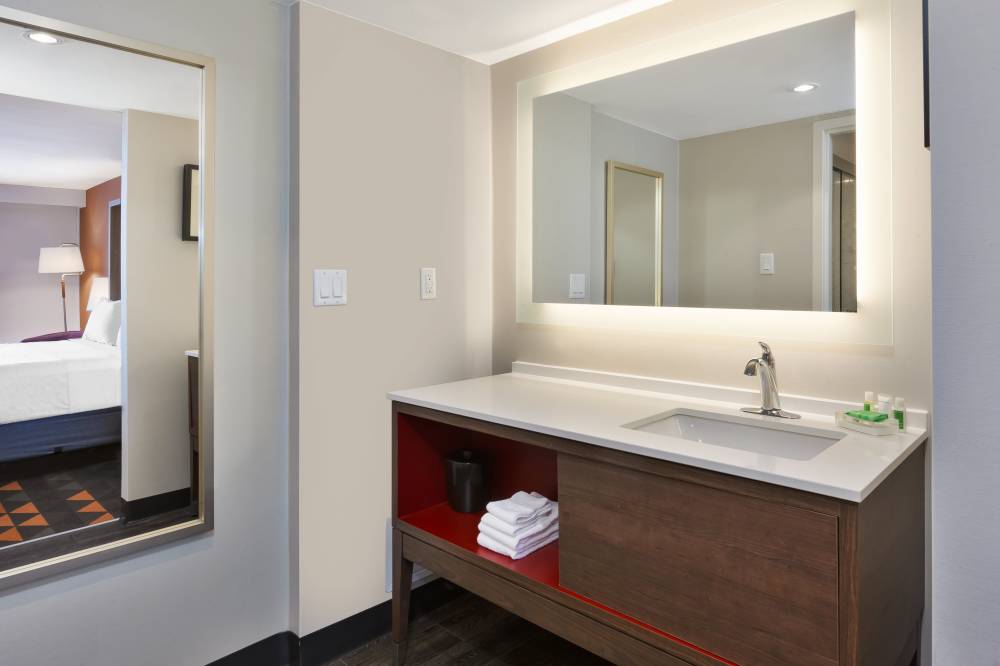 Holiday Inn St Johns 6