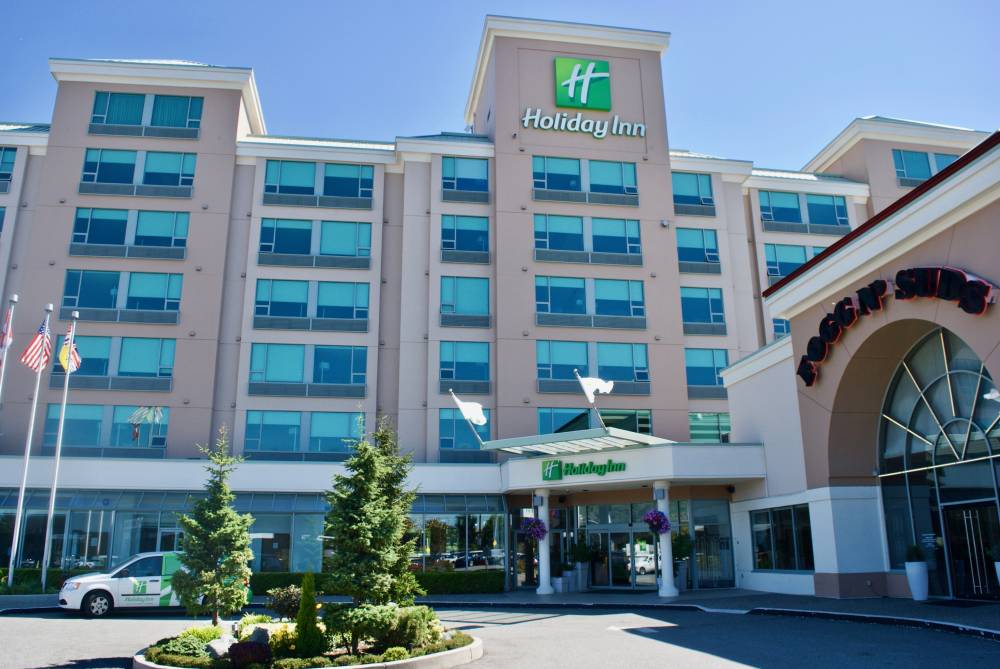 Holiday Inn Vancouver Airport 3