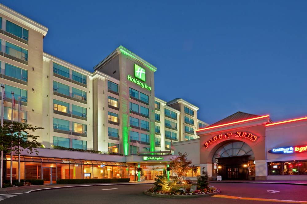 Holiday Inn Vancouver Airport 2