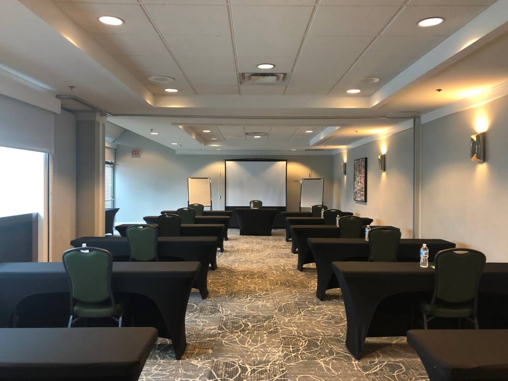 Holiday Inn Vancouver Airport 10