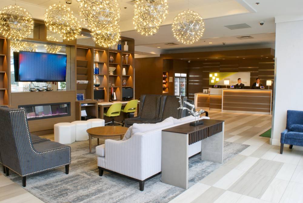 Holiday Inn Vancouver Airport 6