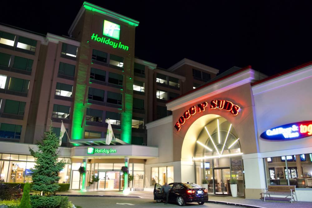 Holiday Inn Vancouver Airport 7