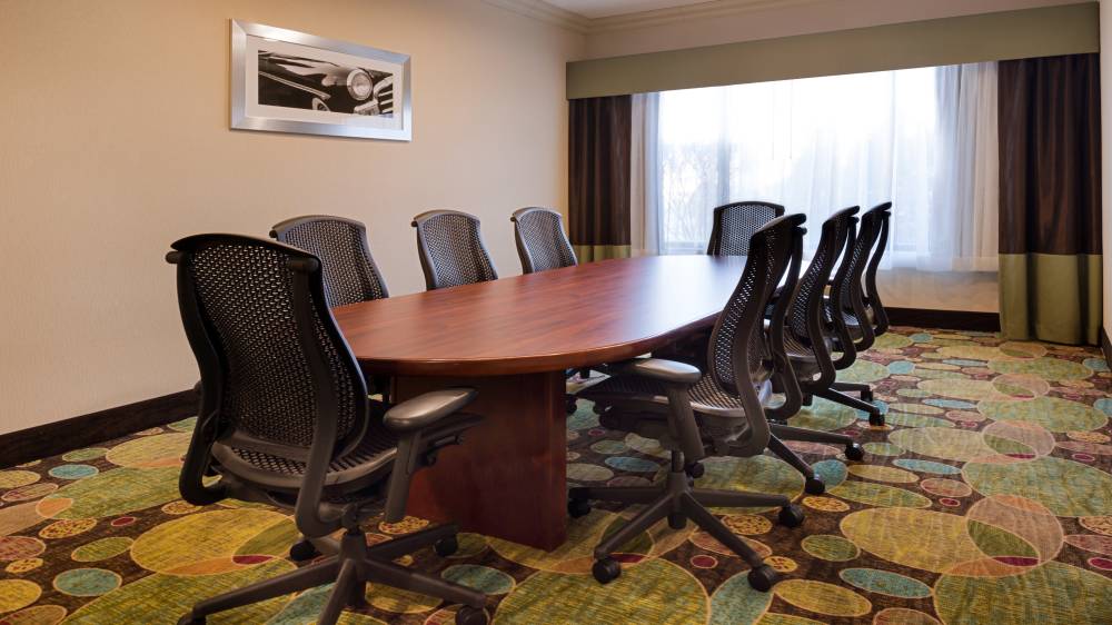 Holiday Inn Warren 10