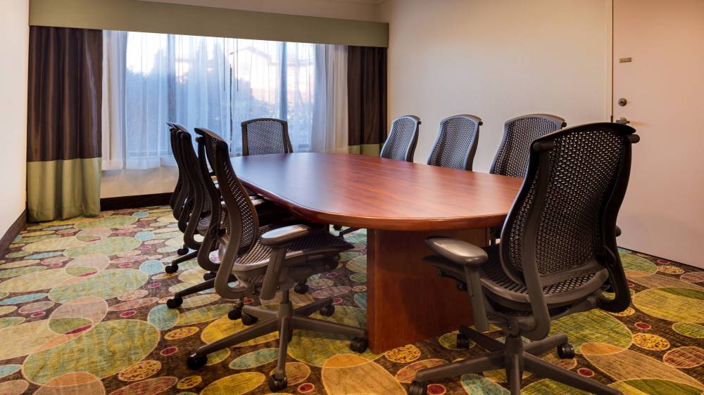 Holiday Inn Warren 9