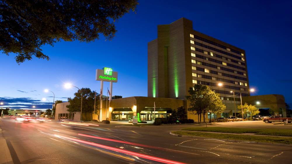 Holiday Inn Winnipeg South 8