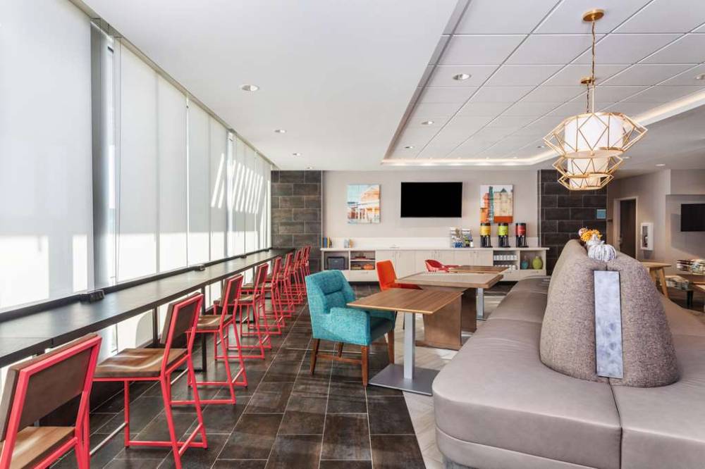 Home2 Suites By Hilton Cedar Rapids Westdale 2