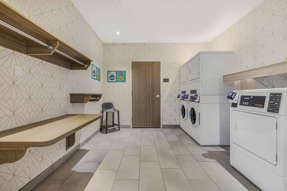 Home2 Suites By Hilton Colorado Springs Airport 5
