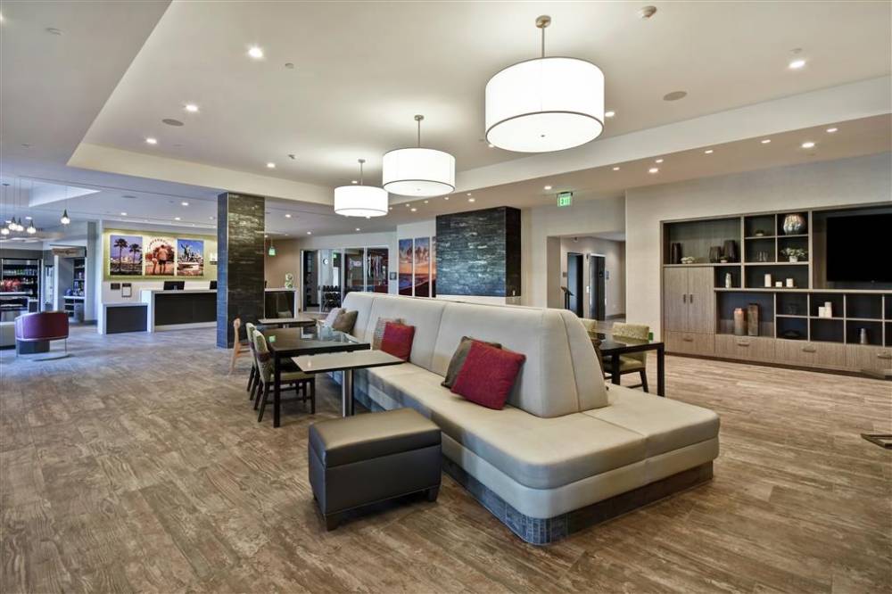 Home2 Suites By Hilton Los Angeles Mont 3