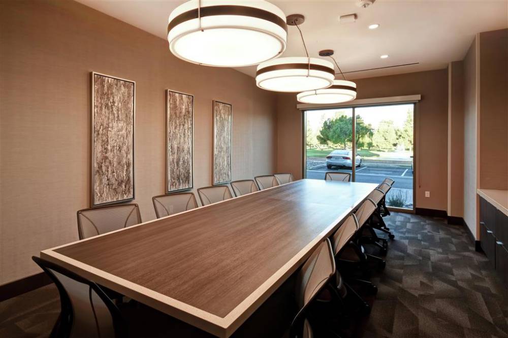 Home2 Suites By Hilton Los Angeles Mont 2