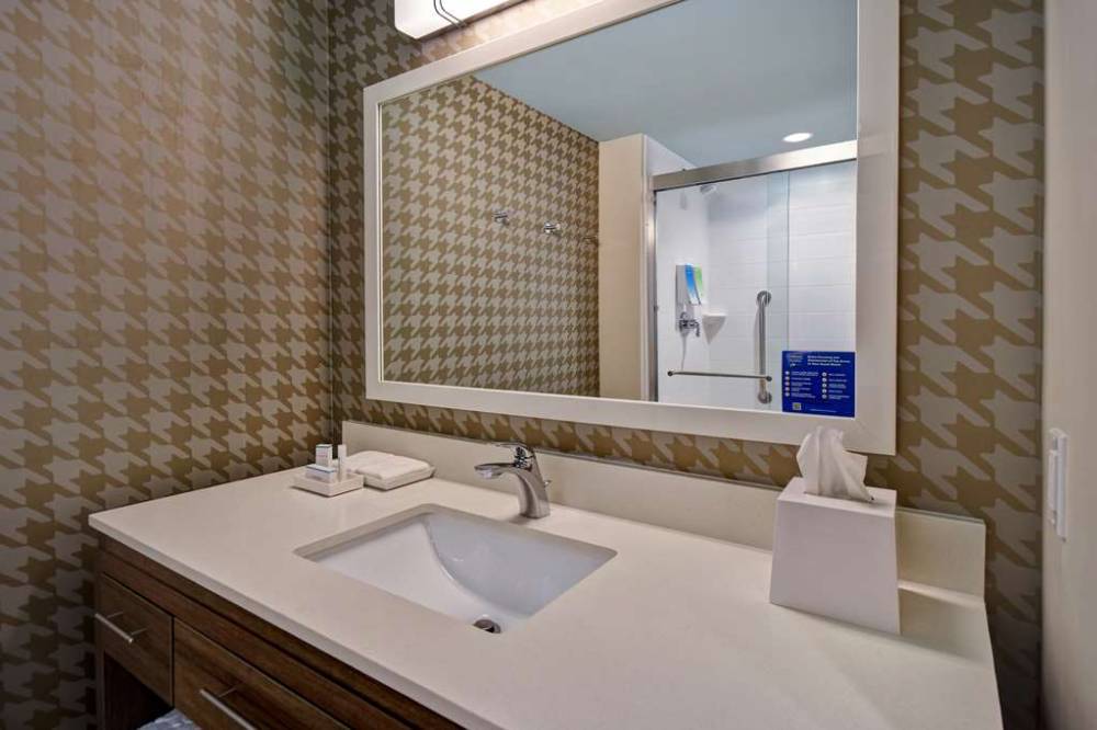 Home2 Suites By Hilton Odessa 8