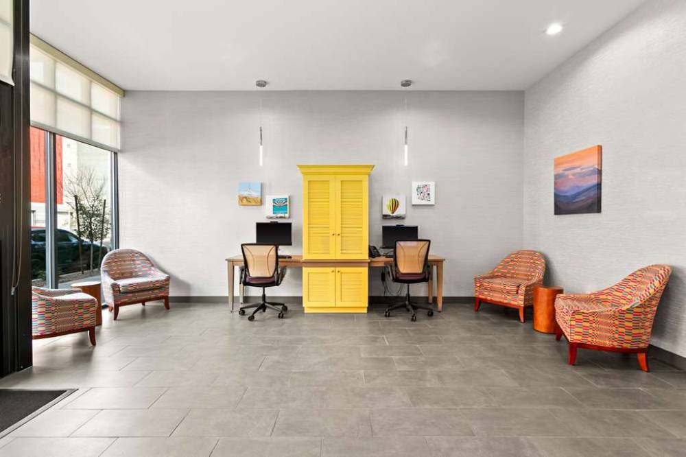 Home2 Suites By Hilton Phoenix Downtown 6