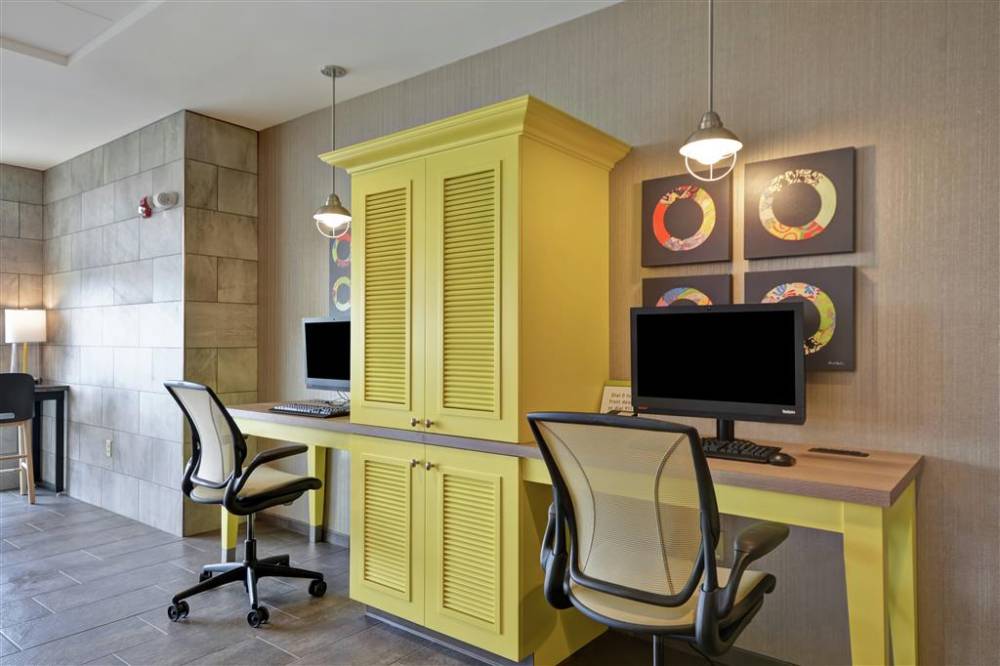 Home2 Suites By Hilton Portland Airport 5