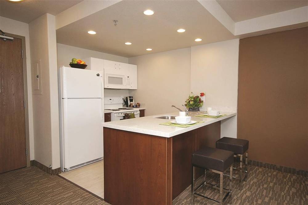 Homesuites Regina East 4