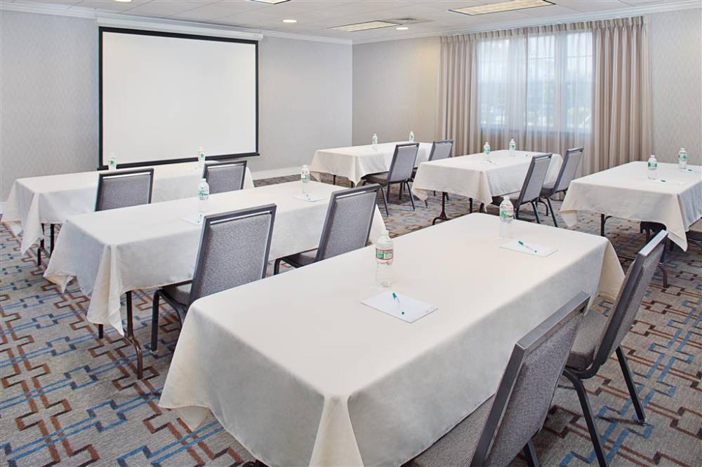 Homewood Suites By Hilton Manchester/airport 2