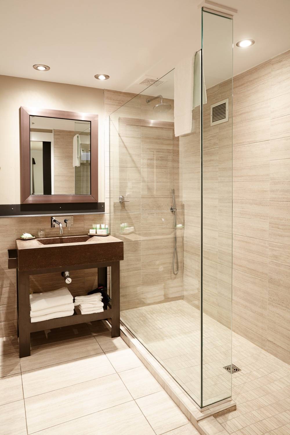 Hotel Le Dauphin Longueuil 1