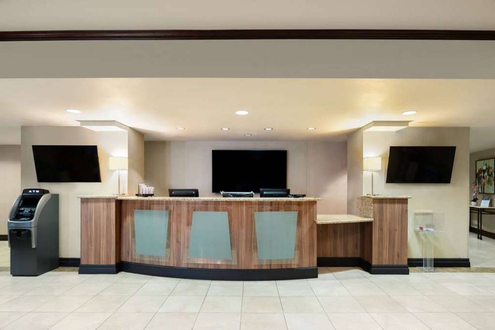 Hotel Marguerite Anaheim/garden Grove, Trademark Collection 6