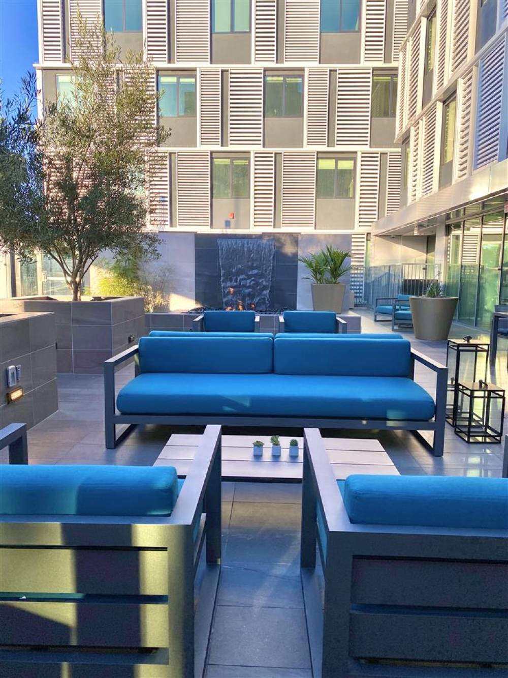Hotel Mariposa Los Angeles 1