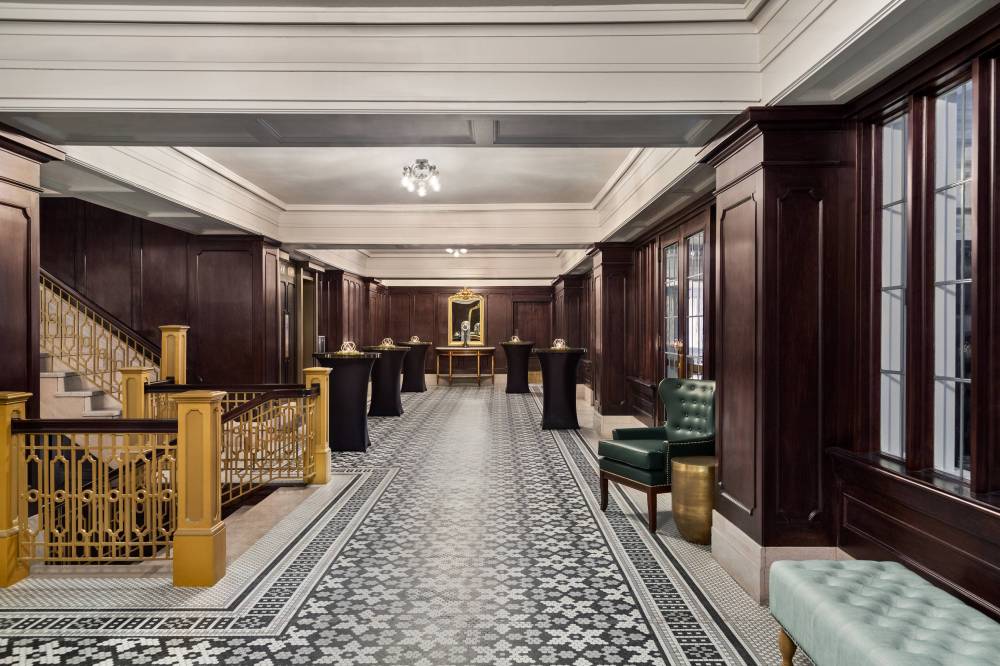 Hotel Northland Autograph Collection 6