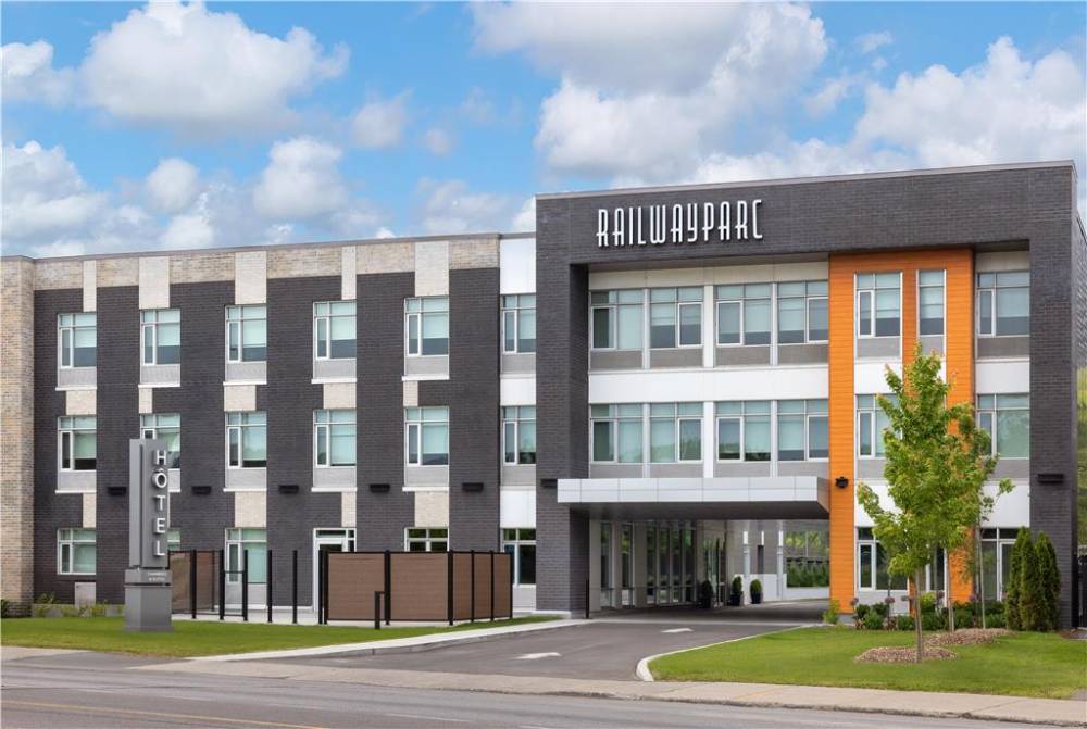 Hotel Railwayparc Montreal  Tapestry Collection By Hilton