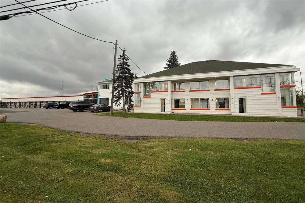 Howard Johnson By Wyndham Brampton