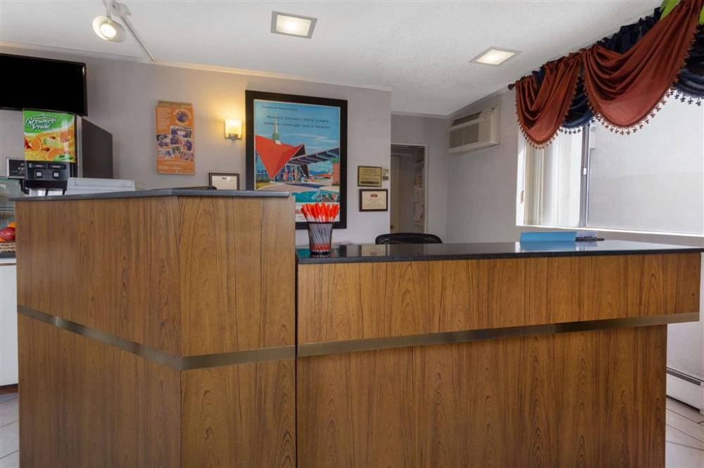 Howard Johnson By Wyndham Colorado Springs 2