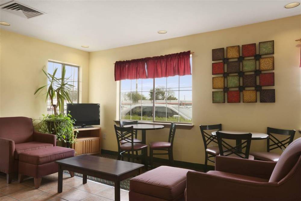 Howard Johnson By Wyndham Grand Prairie Near Lone Star Park 3