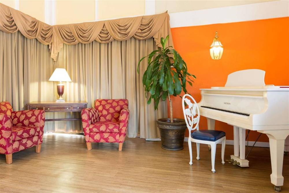 Howard Johnson By Wyndham Williamsburg 3