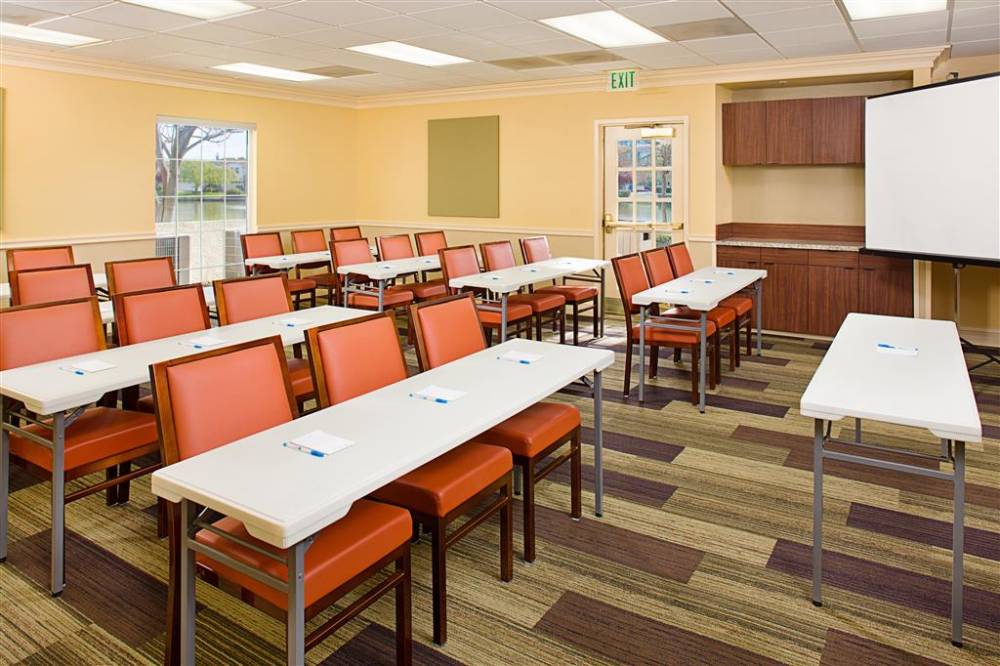 Hyatt House Belmont Redwood Shores 2