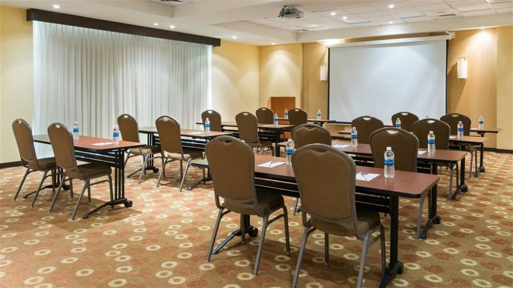 Hyatt Place Coconut Point 3
