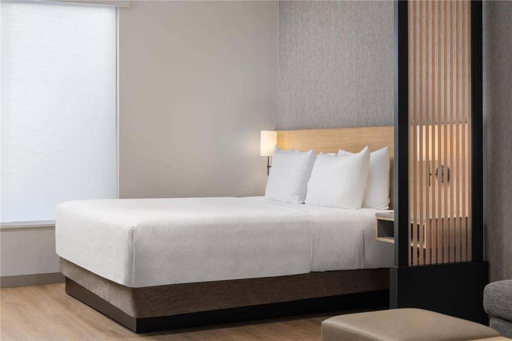 Hyatt Place Toronto Airport 3
