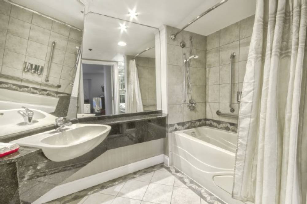 Jaro Hotel Plaza Quebec 4
