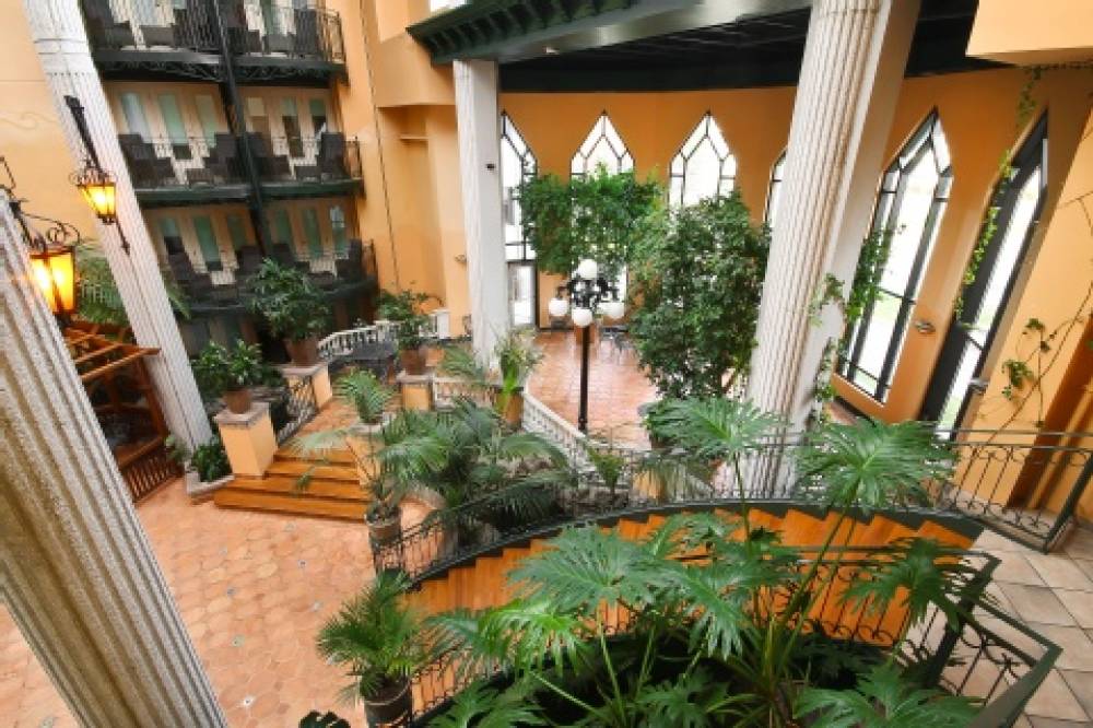 Jaro Hotel Plaza Quebec 10